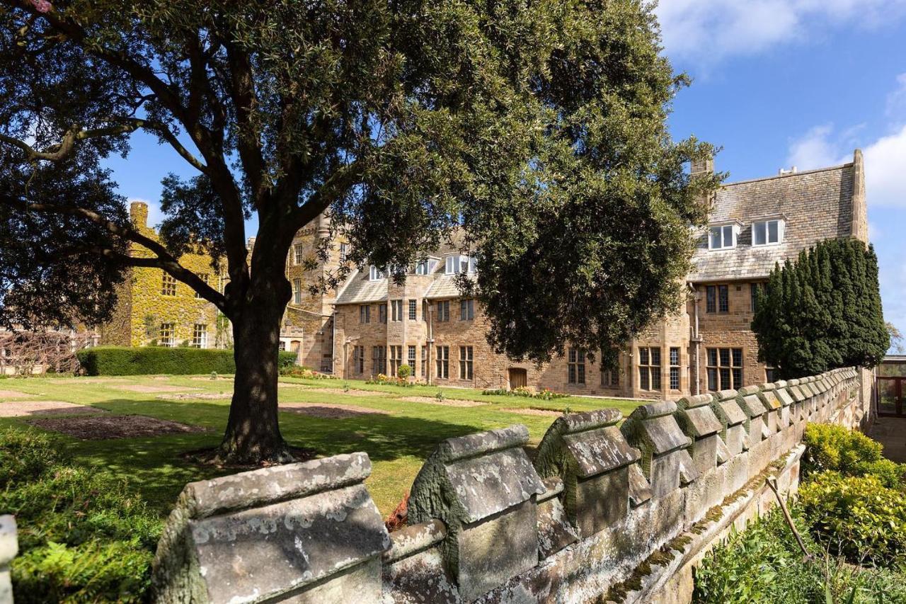 Sneaton Castle Hotel Whitby Exterior photo